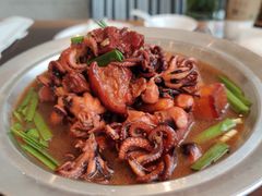 活八爪鱼炖红烧肉-赶海部落海鲜城(海阳路店)