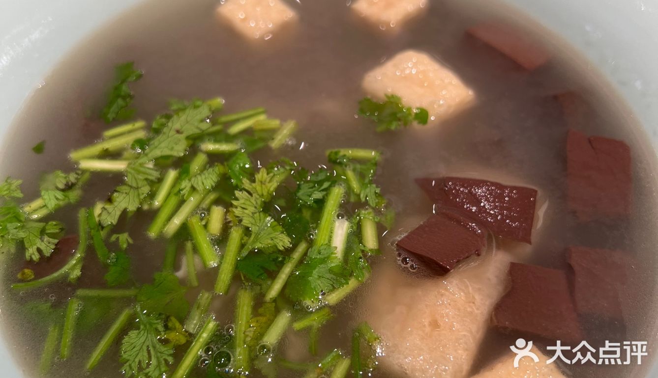 回味鸭血粉丝汤是南京人心目中的老品牌了