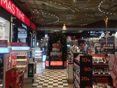 -CHANEL(戴高乐机场T 2E店)