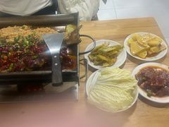 -宏兴烤鱼山庄(宣恩总店)