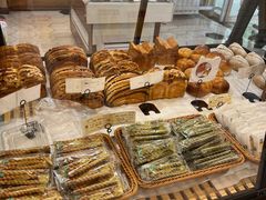 -光明牛奶棚(南泉店)