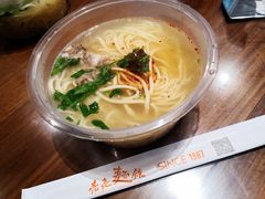 -亮亮面馆(经六路店)