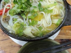 砂锅酸辣米线-沈妈砂锅(光华村店)
