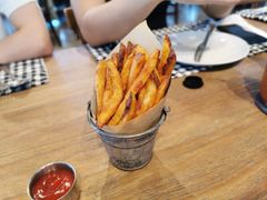 -ROAST coffee & eatery