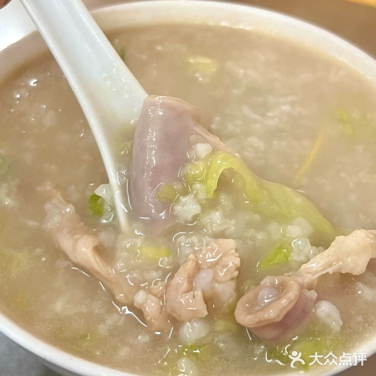 在广州！开了14年的肠粉店！[吐]