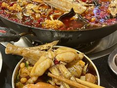-鸿顺老铁锅美蛙鱼府(解放碑店)