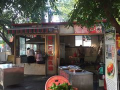 -黄记四更烤乳猪店