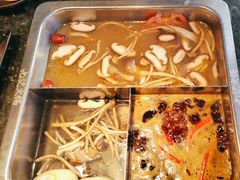-重庆九记老火锅(广场店)