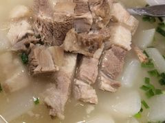 萝卜炖肘子-荣生萝卜汤饭店
