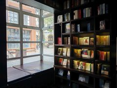 -钟书阁(松江泰晤士小镇店)