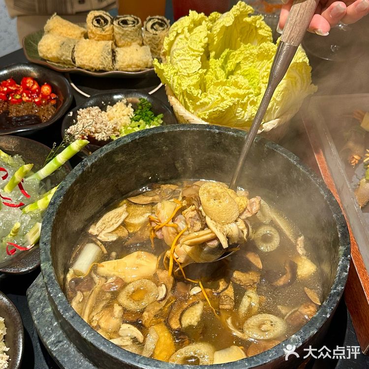深圳！！云南菌子火锅！！太好吃咯！！