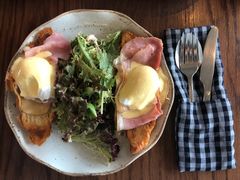 -ROAST coffee & eatery