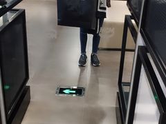 -MCM(比斯特上海购物村店)