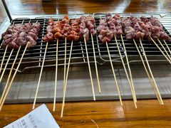 -哈尔滨小酒馆·鲜肉现穿自助烧烤(康新花园店)