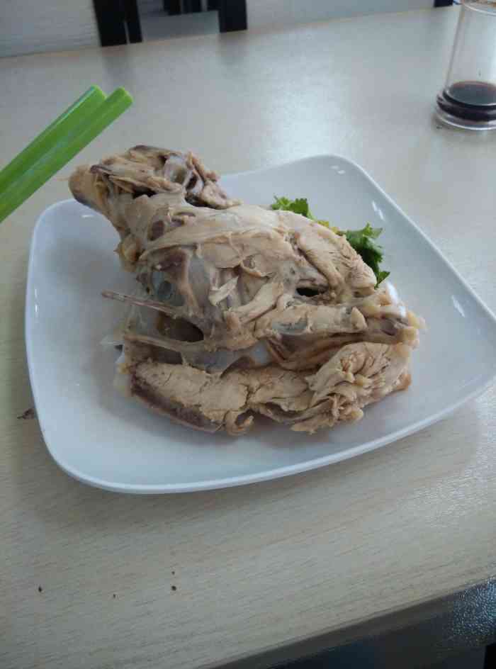 打分 沈阳人应该都知道这家,有大碗实惠的抻面和鸡架.