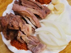 -老钟家烤羊排·敦伊阁清真餐厅胡羊焖饼