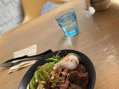 慢煮牛肉温泉蛋牛油果-O'mills Sourdough Bakery&Bistro(永嘉路店)