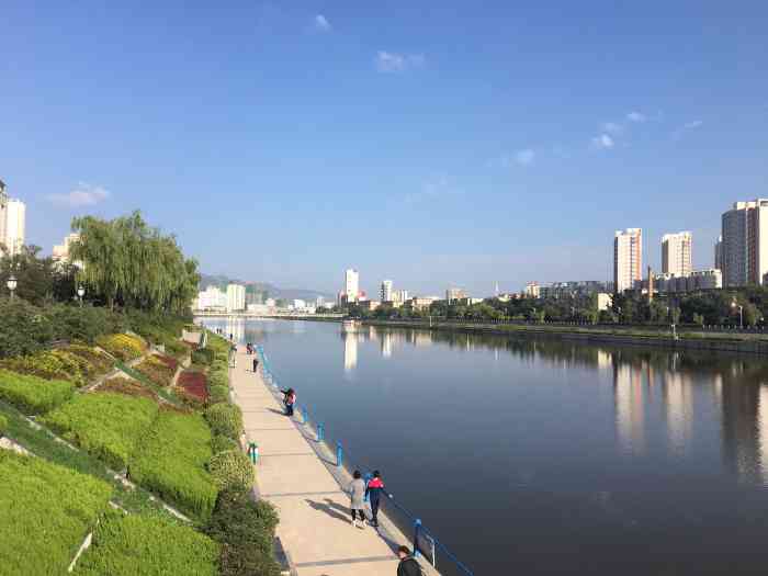 人民公园-"天水市人民公园从火车站坐1路车或者6路车.