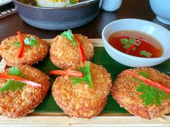 -Chom Cafe and Restaurant