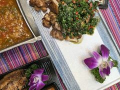 -香巴拉云南餐厅(华莱坞店)