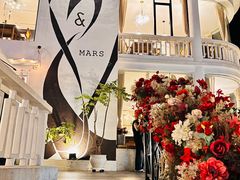 -Mark&Mars Restaurant