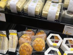 -皇冠幸福里动物奶油生日蛋糕(龙阳村地铁站店)