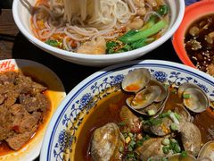 -爆炸头阿姨小四川正宗川味小吃(无任何分店)