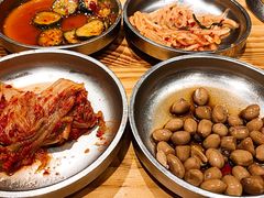 -青瓦炭韩潮烤肉(花园道店)
