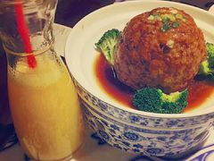蛋黄狮子头-卢大鲜鱼头捞饭(美利广场店)