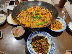 -富正毅三下锅·湘西韵味(天门山索道店)