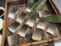 -围炉肉舍•炭烤活鳗•丹东海鲜烤肉(步行街店)