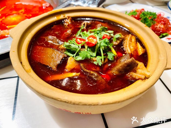 贤合庄卤味火锅(皇后公园旗舰店)一碗牛杂图片