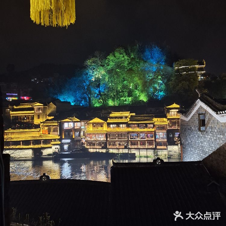 凤凰古城的夜景