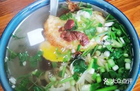 Braised Beef and Rice Crackers Soup