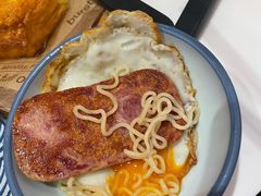 餐肉煎蛋出前一丁-龙记香港茶餐厅(久光百货店)