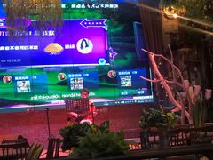 -临界音乐酒馆·小龙虾·江湖菜(华熙LIVE·鱼洞店)