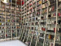 -钟书阁(松江泰晤士小镇店)