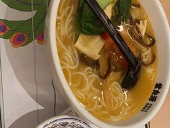 -蒙自源米线大王(东站店)