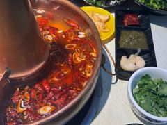 -洞庭洲·防空洞火锅·铜锅涮肉·烧烤(新百广场店)