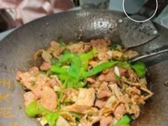 -费大厨辣椒炒肉(高铁吾悦广场店)