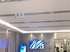 -潮漫酒店(北京通州环球度假区临河里地铁站店)