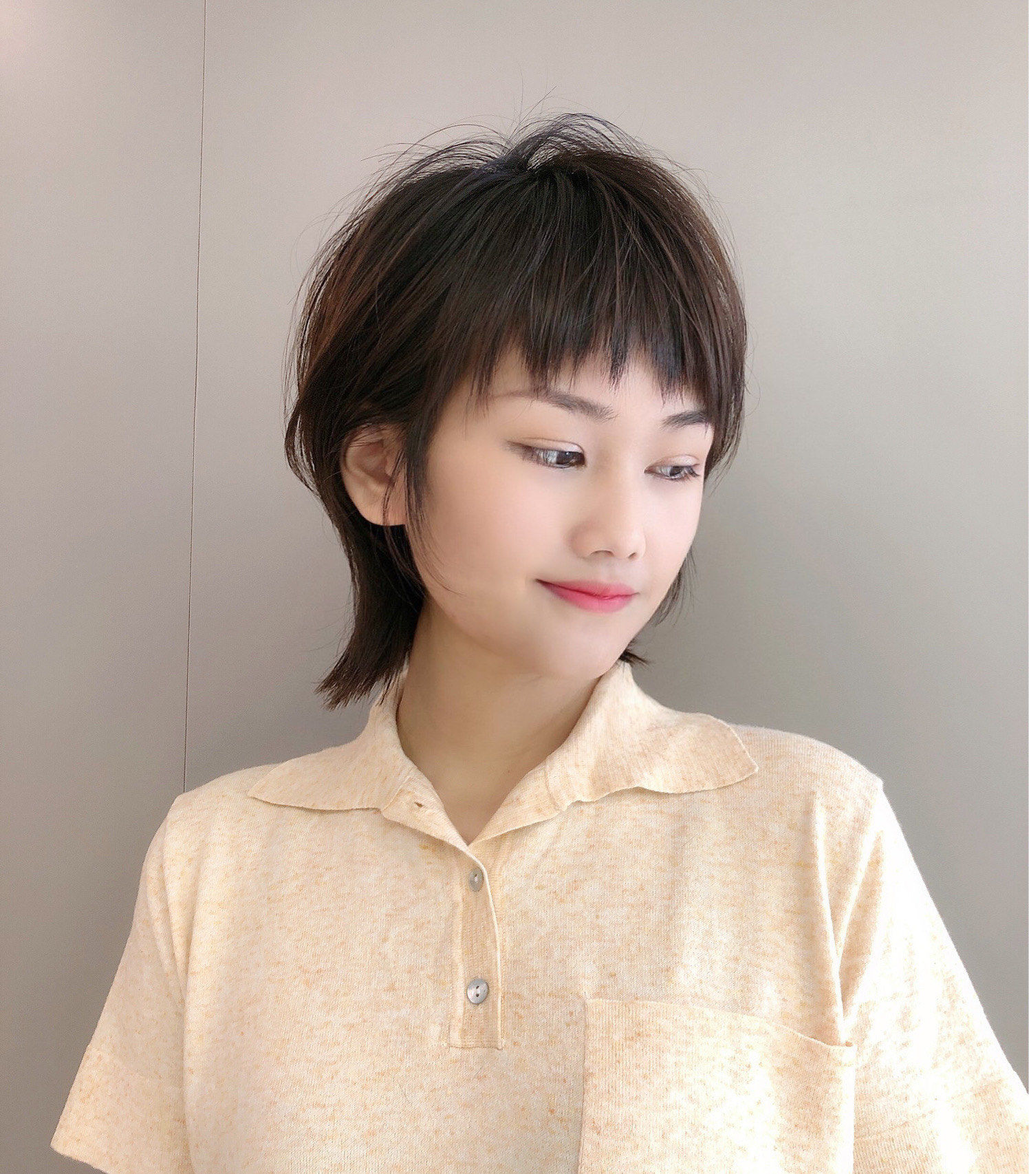 脸小短发哪种发型好看