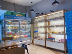面包甜点陈列柜-一鸣真鲜奶吧(万地店)