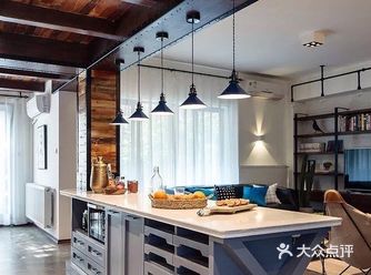 工业风吊顶，也是别具风情。