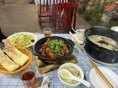 -土砂锅生态山庄·非遗砂锅雅鱼
