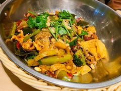 -拿渡麻辣香锅(世茂广场·工三店)