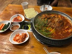 -喇喇排骨火锅·传统韩式脊骨汤(望京西园总店)