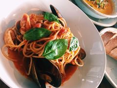 -ROAST coffee & eatery