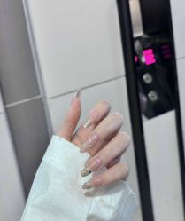 -爱空间美睫健康美甲