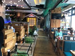 大堂-河坝烧烤串城(金达莱店)